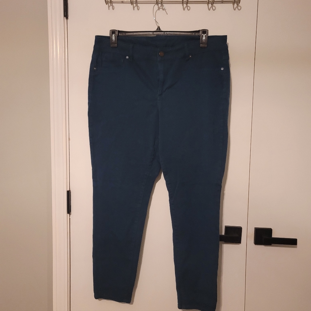 Jeans - Picture 2 of 12